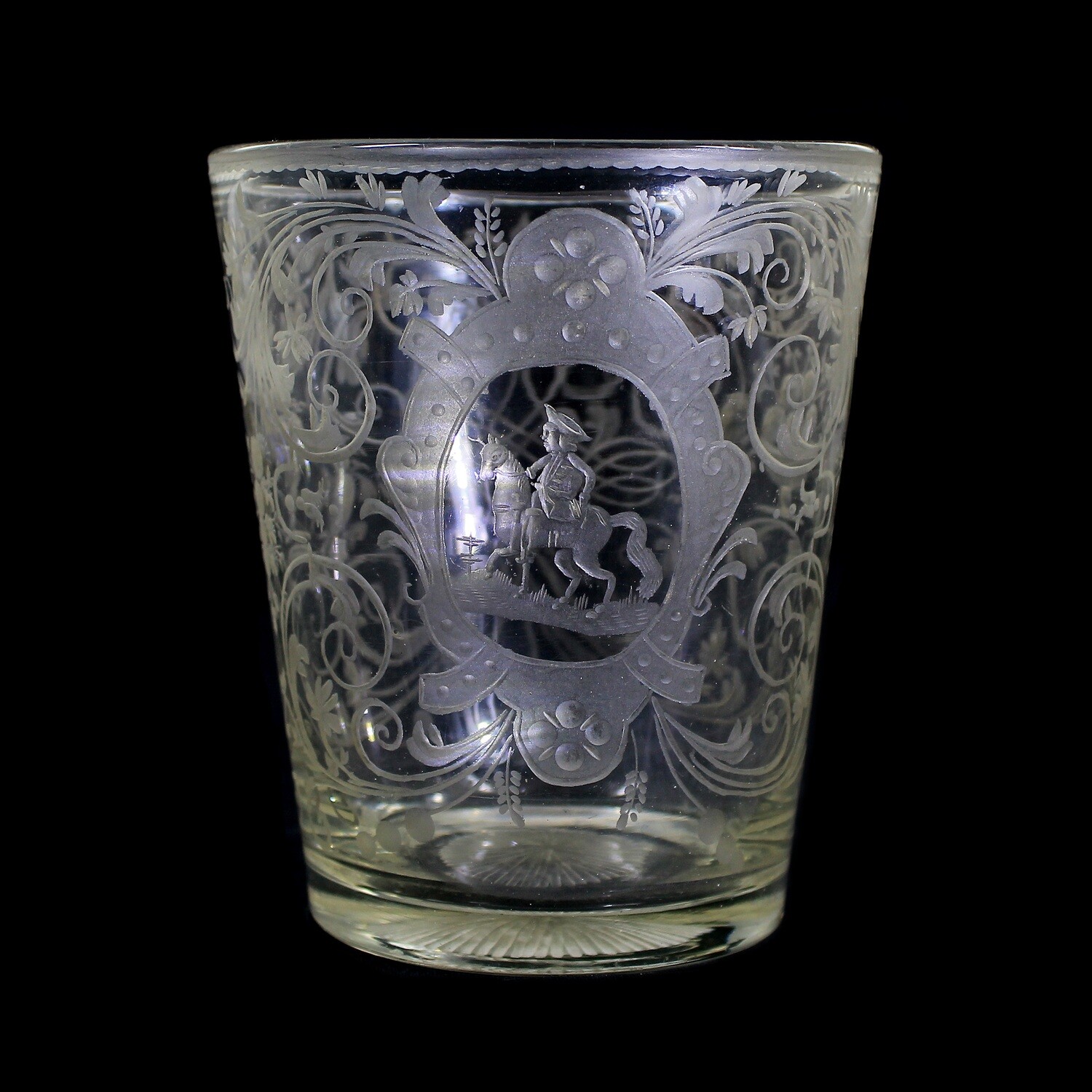 Cup with cartouche and equestrian depiction and band work, Saxony around 1715-25
​
