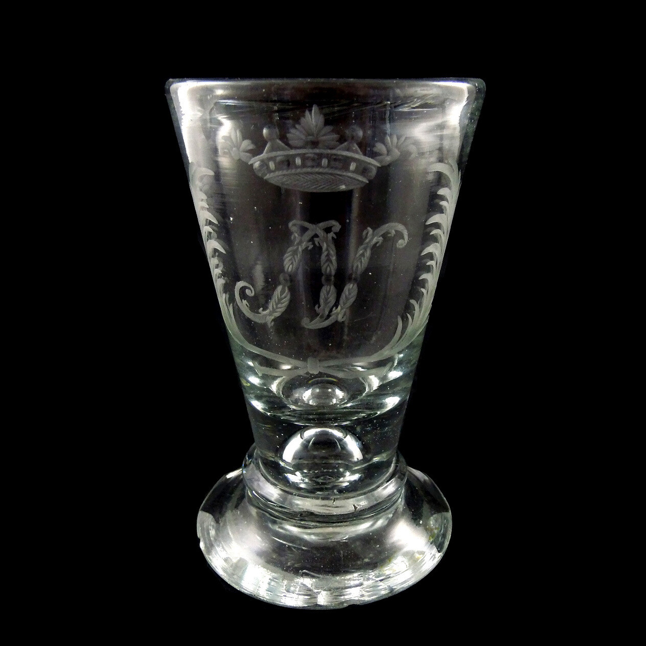 Shot glass with air pearl and crowned N, Thuringia around 1770-80.