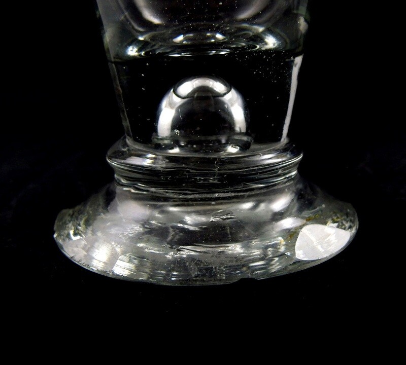 Shot glass with air pearl and crowned N, Thuringia around 1770-80.