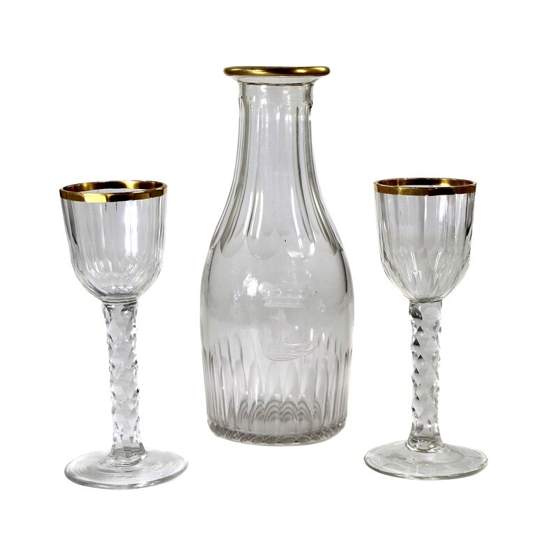 Bottle with engraved crown &amp; 2 goblets, Riesengebirge 18th century