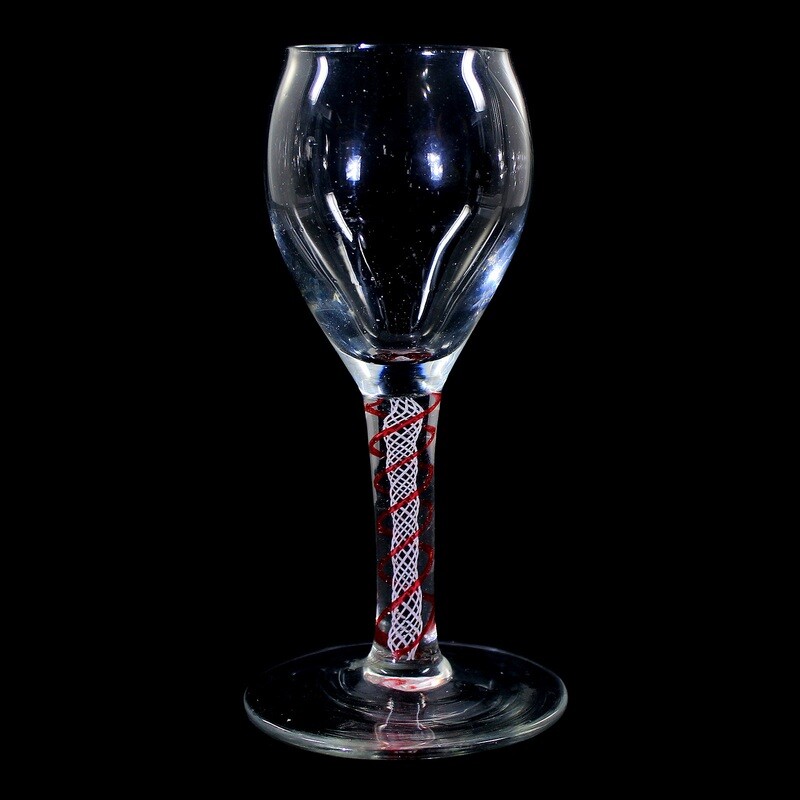 Goblet glass / thread glass with red and white glass threads, end of the 18th century.
