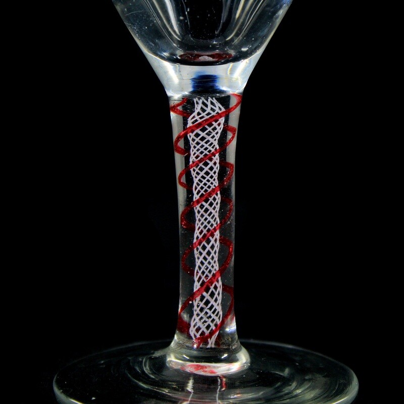 Goblet glass / thread glass with red and white glass threads, end of the 18th century.