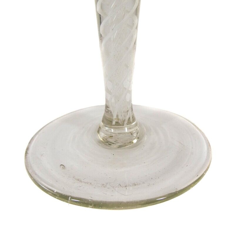 North German flute with white spiral glass threads, 2nd half of the 18th century.