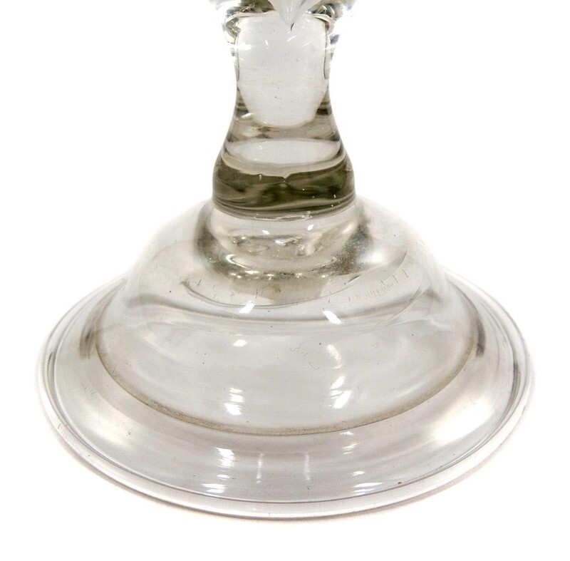 Lauenstein goblet with bell base and pierced air pearl, 2nd half of the 18th century.