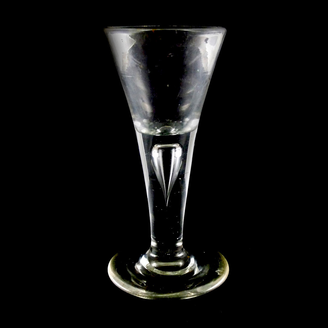 Lauenstein pointed goblet with teardrop-shaped air beads in the shaft, end of the 18th century.