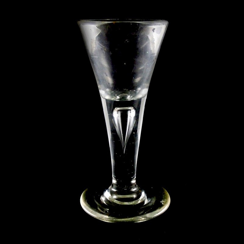 Lauenstein pointed goblet with teardrop-shaped air beads in the shaft, end of the 18th century.