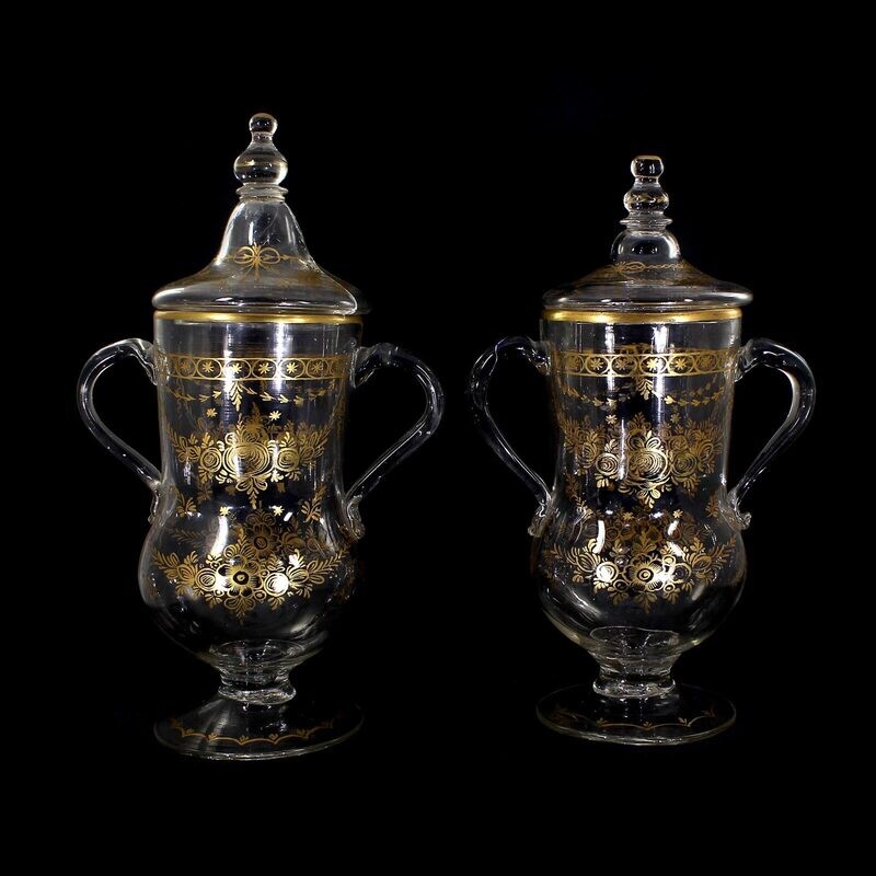 Pair of lidded vases / amphoras with polished gold painting, Vidrio de la Granja around 1800