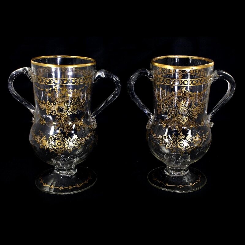 Pair of lidded vases / amphoras with polished gold painting, Vidrio de la Granja around 1800