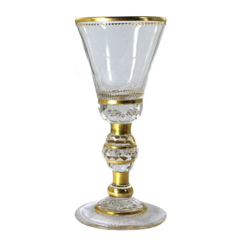 Pointed goblet made of colorless glass with engraved coat of arms, Potsdam/Zechlin around 1740-50 ​