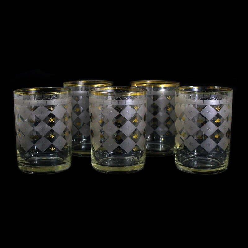 1st of 5. Cup with diamond pattern, gold painting and bright pearls around 1840
