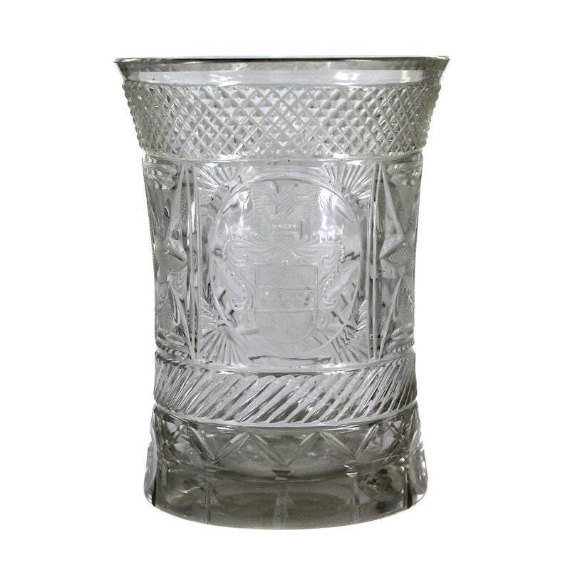 Gr. Cup made of colorless glass with coat of arms and stone decoration, probably Neuwelt around 1830