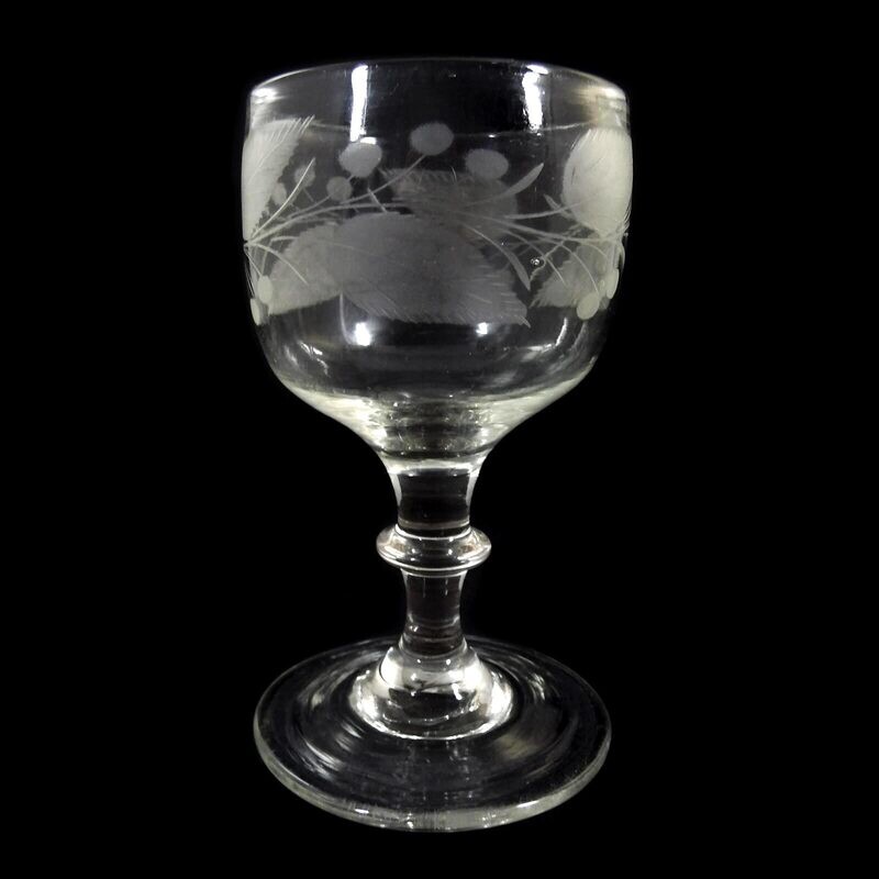4 goblets with engraved oak leaf decoration, 1st half of the 19th century.