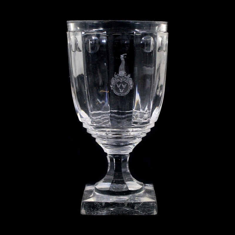 Goblet glass with a square plinth, barrel-shaped cup with a depiction of a coat of arms