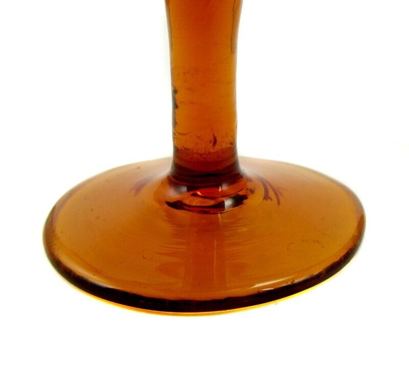 Amber-colored goblet with cut decoration, early 19th century.
​