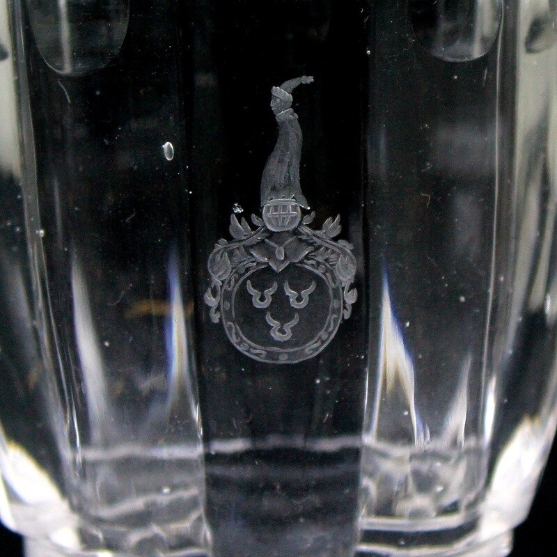 Goblet glass with a square plinth, barrel-shaped cup with a depiction of a coat of arms