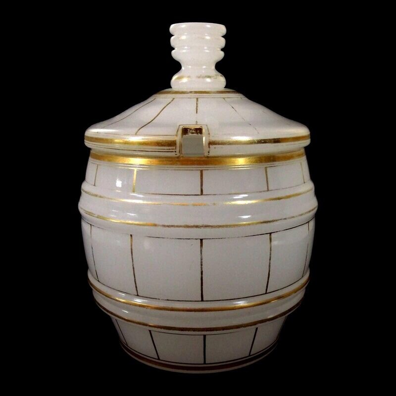 Lidded punch bowl made of white alabaster glass, Josephinenhütte or Schachtenbach around 1860