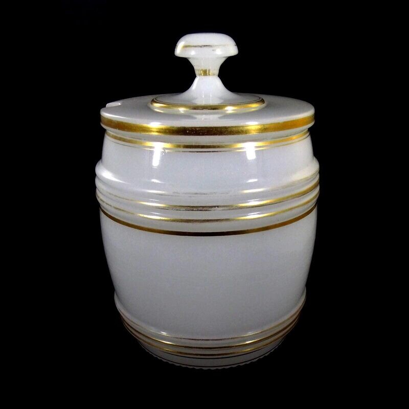 Lidded punch bowl made of white alabaster glass, Josephinenhütte around 1850-60