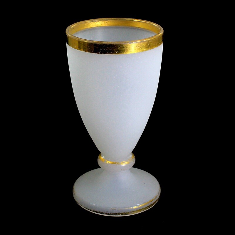 Footed cup made of white alabaster glass, Josephinenhütte around 1860-70