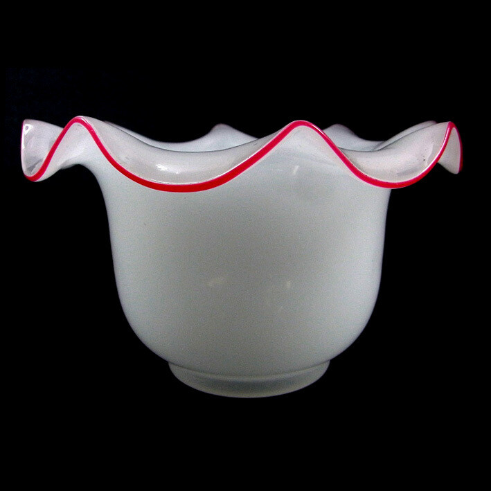 Bowl made of alabaster glass with red glass thread, Josephinenhütte around 1860