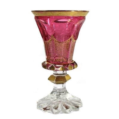 Kleiner Pokal aus farblosem Glas mit goldrubinfarbenen Innenfang, Neuwelt um 185