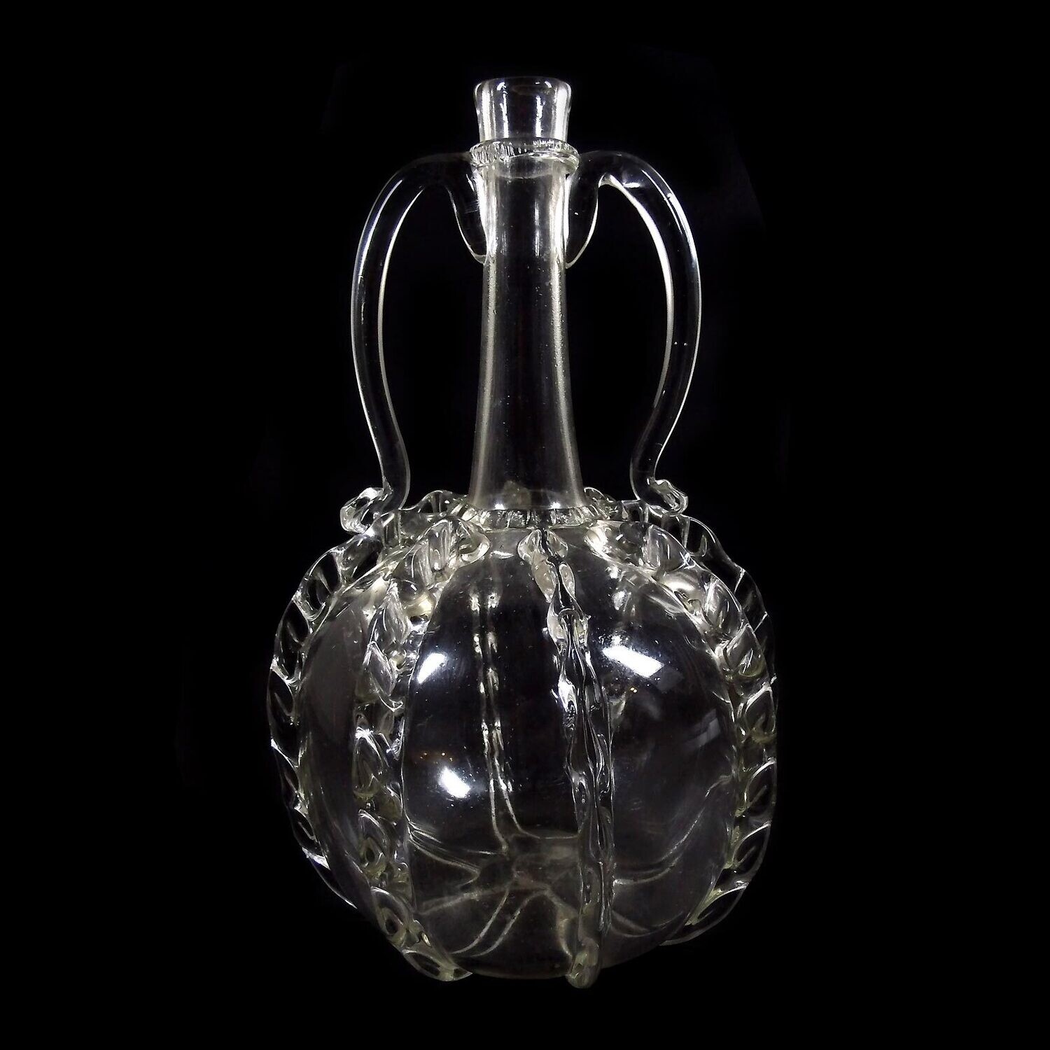 Double-handled bottle with pinched thread supports, Netherlands 19th century