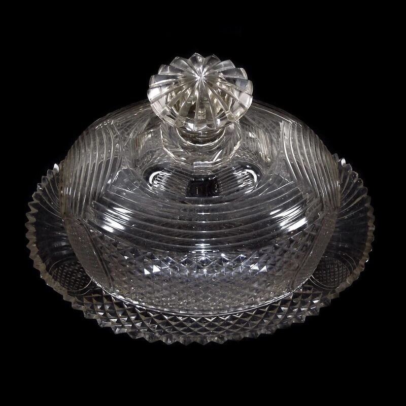 Large lidded bowl with stone-cut decoration, Bohemia or Russia, 1st half of the 19th century