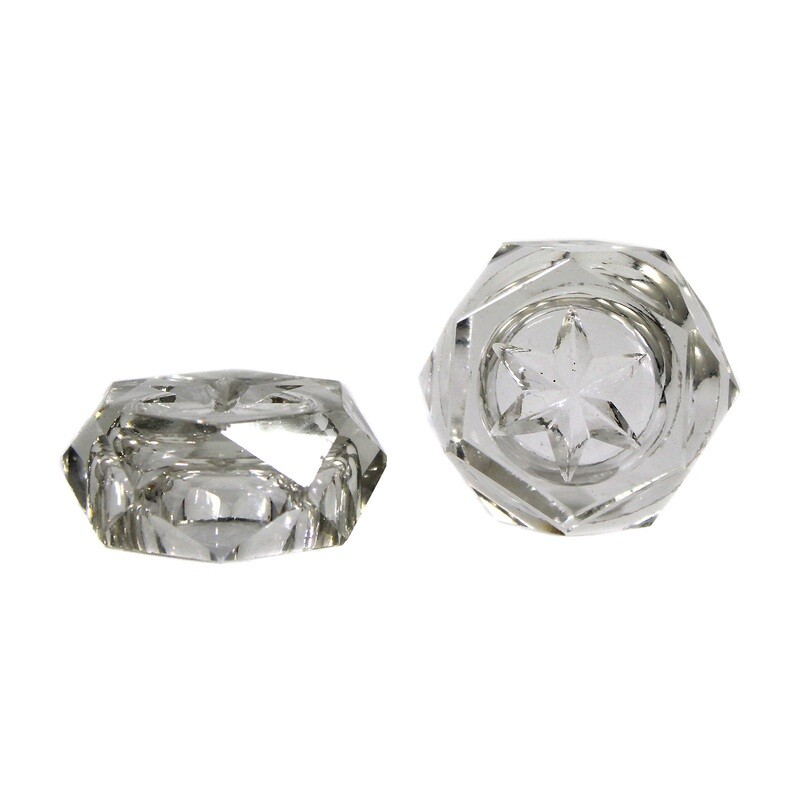 Pair of salients made of colorless, multi-faceted glass around 1850