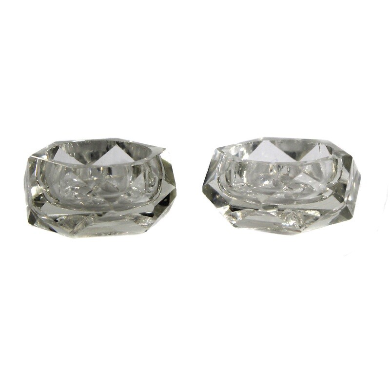 Pair of salients made of colorless, multi-faceted glass around 1850