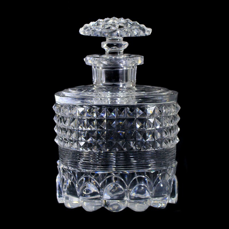 Tea bottle with a stopper made of lead crystal, France or Russia around 1820
