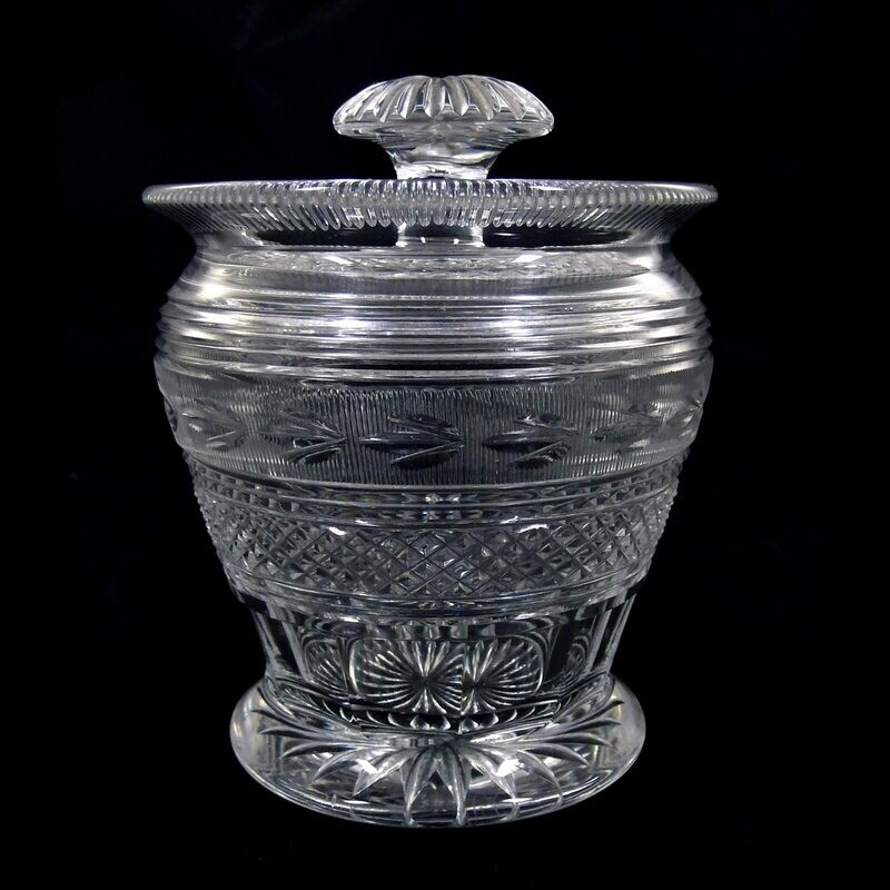Tea caddy / lidded box made of high-quality crystal glass, Russian around 1830