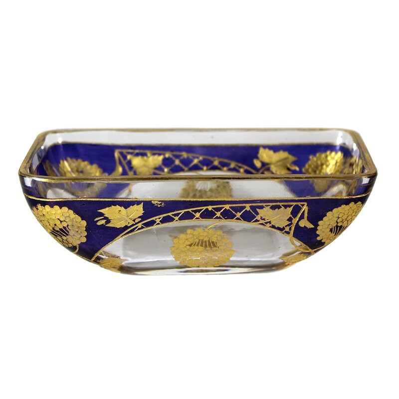 Small bowl made of colorless crystal glass with gilded cut decoration, Josephinenhütte