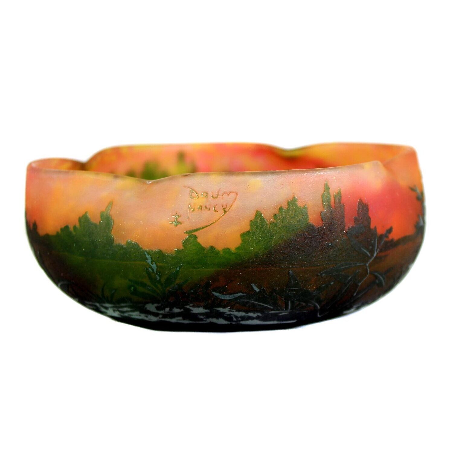 Small bowl with seascape, Daum Freres, Nancy around 1914