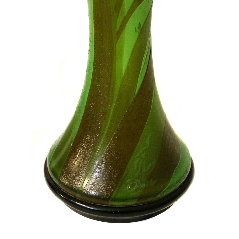 58 cm high Art Nouveau vase with irises, Etude Galle around 1900