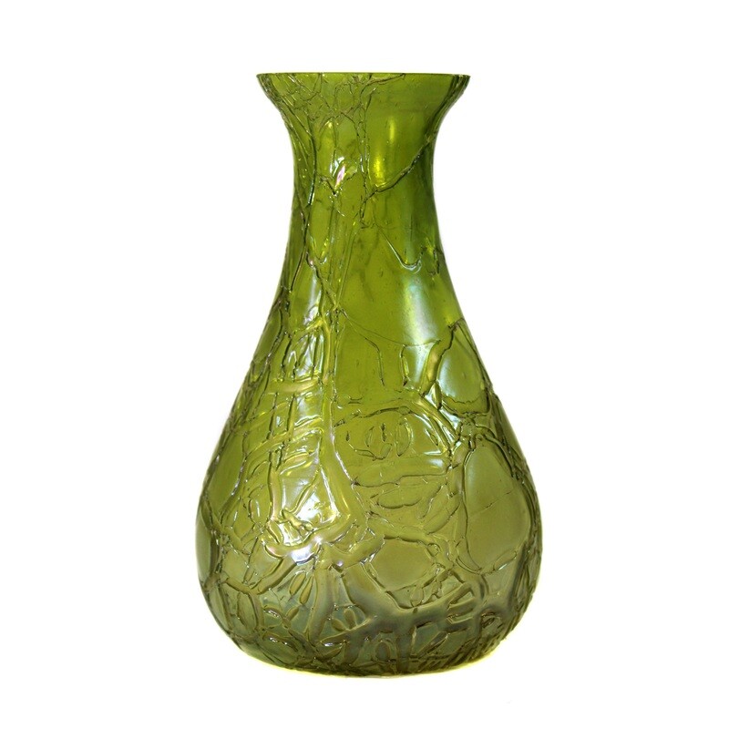 Art Nouveau green glass vase with a net-like structure, Bohemia c. 1902-05