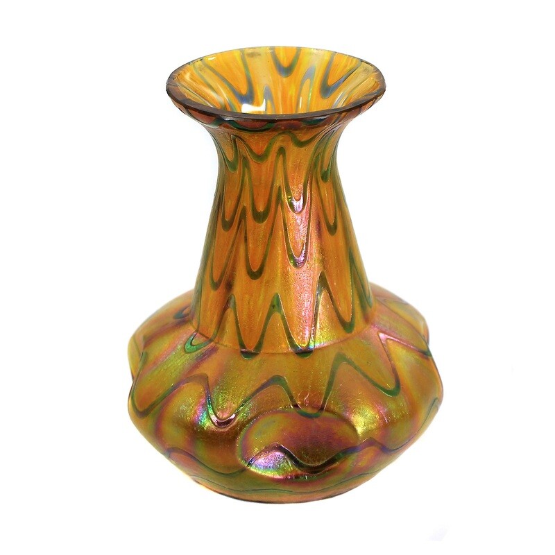 Vase with silver-yellow frills and combed decoration, Kralik around 1900