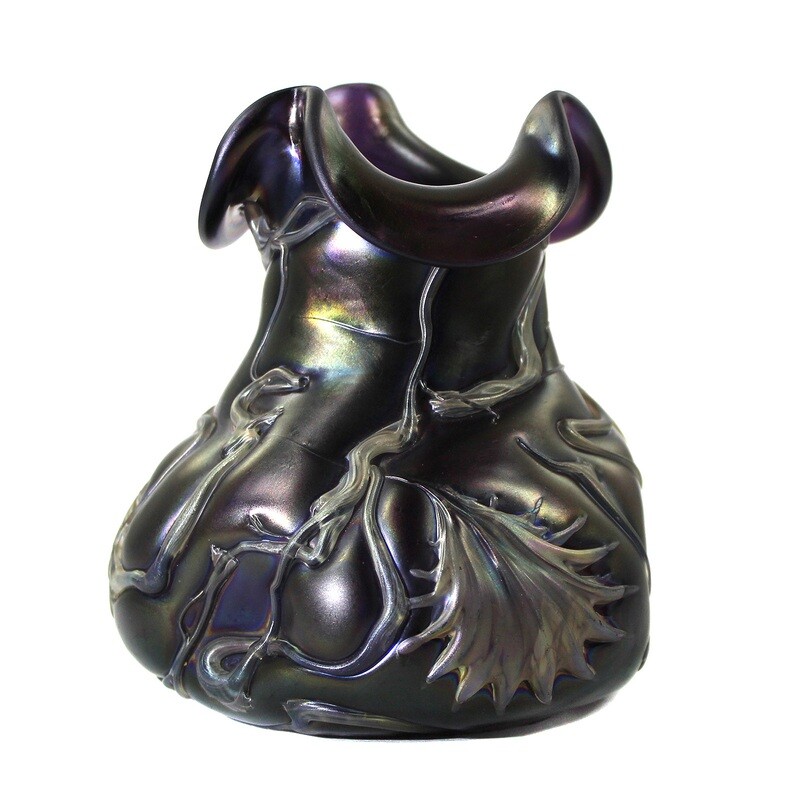 Art Nouveau vase wrapped like a net, Elisabeth glass factory around 1900-03