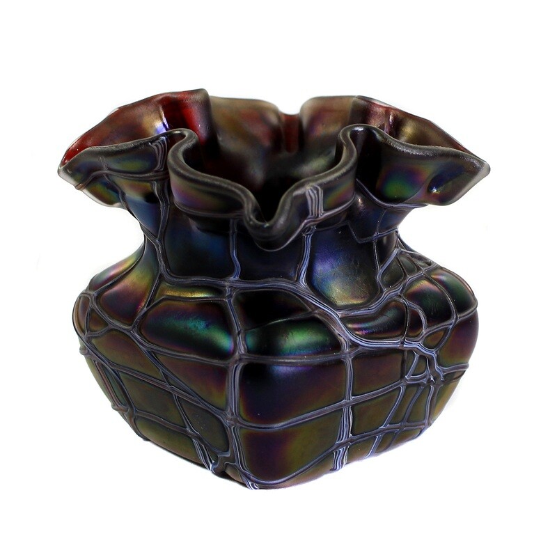 Small vase made of violet glass with thread melting, Elisabeth Glass Factory