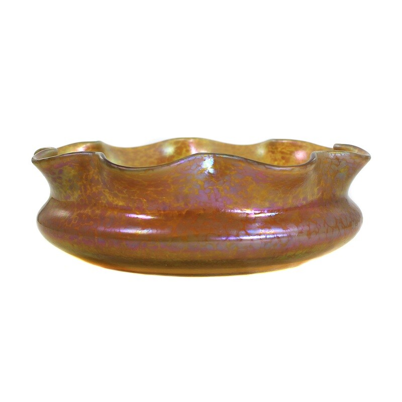 Large bowl with several pinched edges, Loetz Candia Papillon around 1900