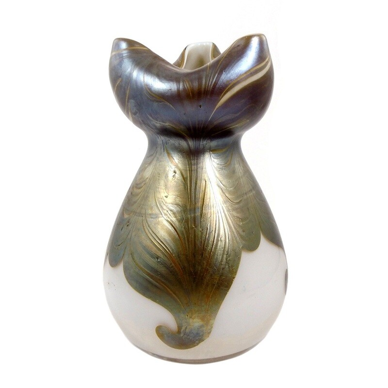 Art Nouveau vase with opaque white interior and combed decoration, Loetz around 1900-05