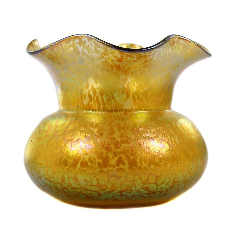 Vase with multiple pinched edges, Loetz Candia Papillon around 1900