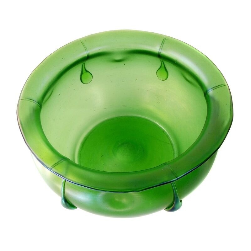 Very large bowl made of green glass with drops, Loetz, Vesuvian series