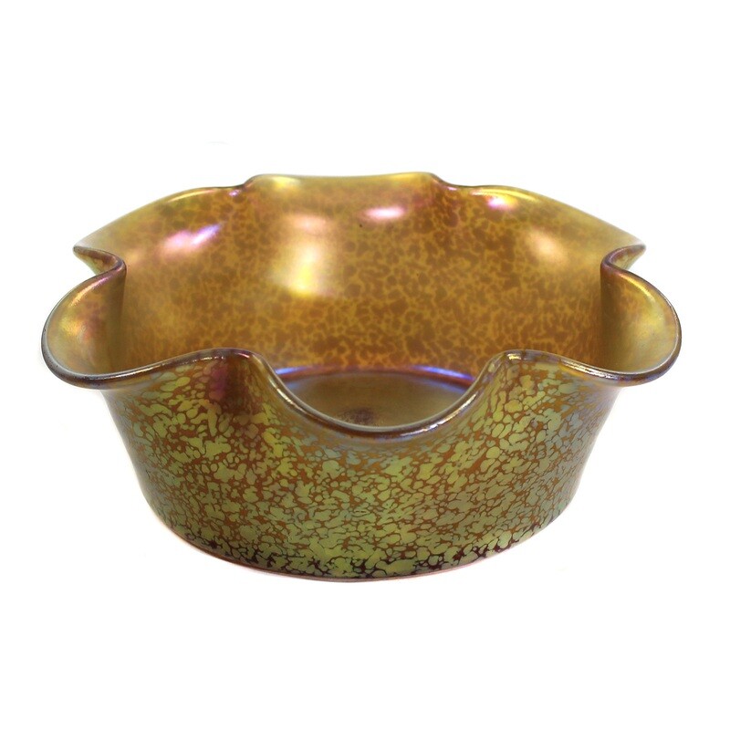 Bowl with multiple pinched edges, Loetz Candia Papillon around 1900