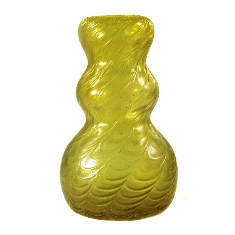 Art Nouveau vase with a fine scale look, lustered, Franz Welz around 1900-05