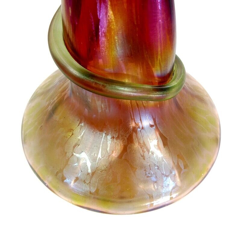 Vase with surrounding snake rest, cow's head, Pepita series around 1900