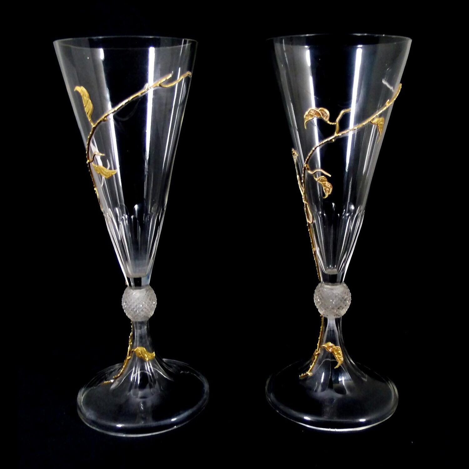 1. von 2. Large wine glass with applied, gilded tendrils, Moser around 1899