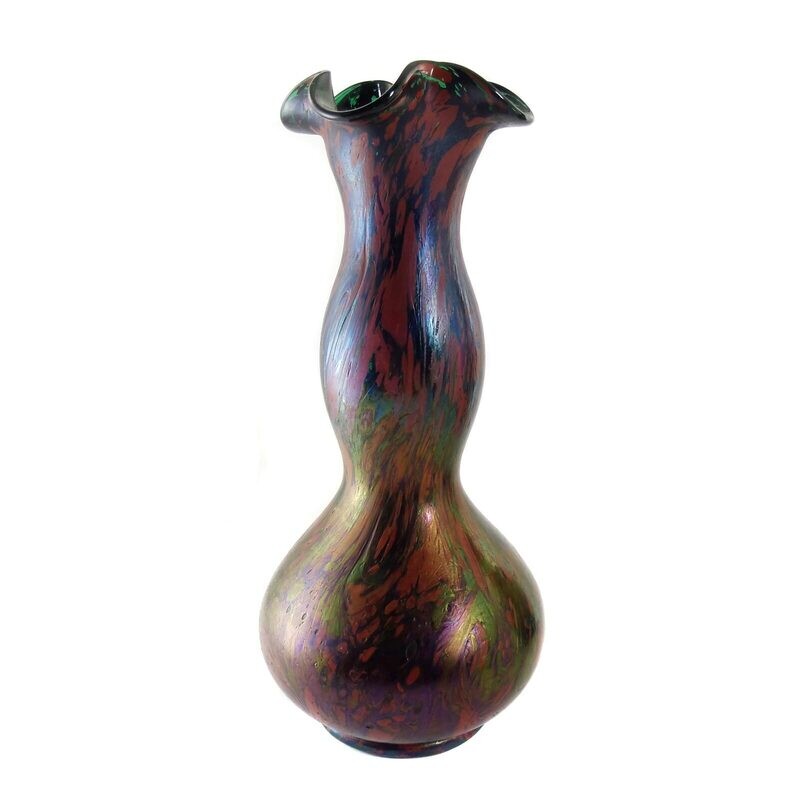 Art Nouveau vase with sealing wax red crumbs melting, Kralik around 1900