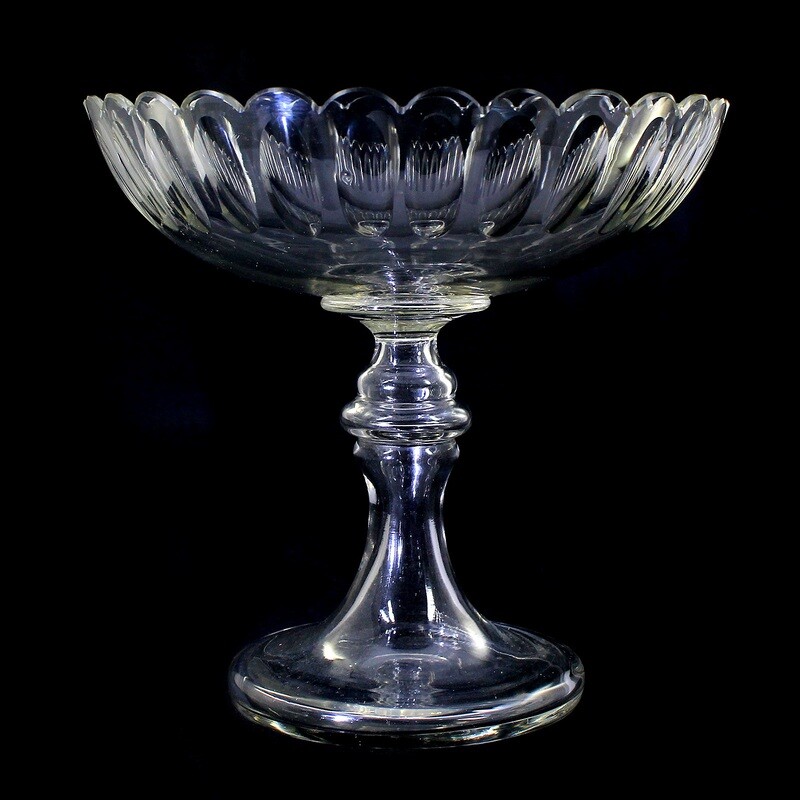 Pair of large footed bowls made of colorless crystal glass with lens cut, ca. 1890
​