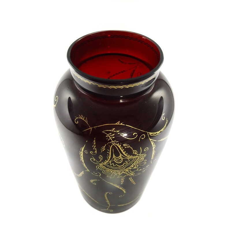 Gr. Vase made of ruby red glass with gold painting, Bernhardine Bayerl around 1921