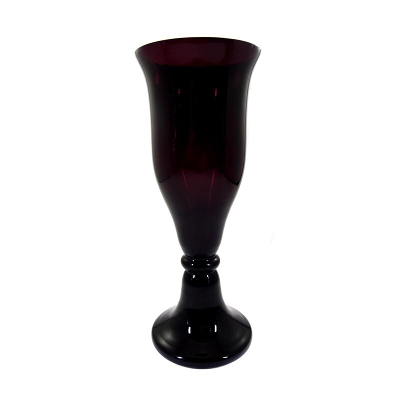 Trumpet-shaped vase made of purple glass, Steigerwald / Regenhütte around 1915.