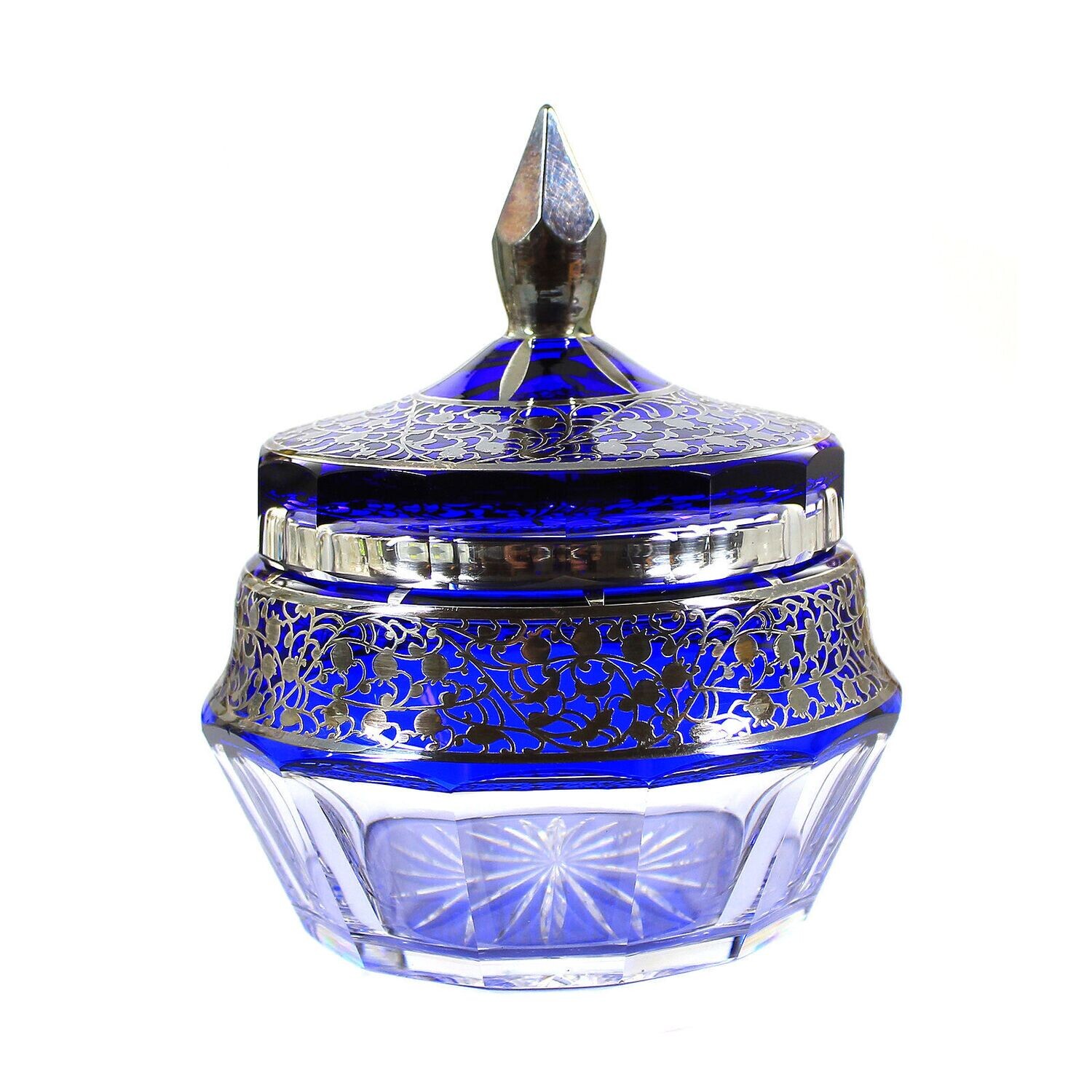 Lidded box with fine silver decoration, Josephinenhütte, designed by A. Pfohl around 1925